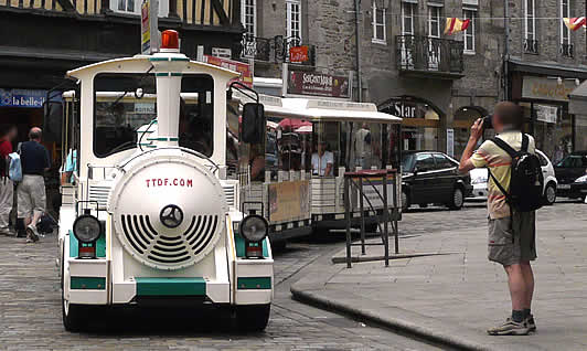 Le petit train de Dinan en action